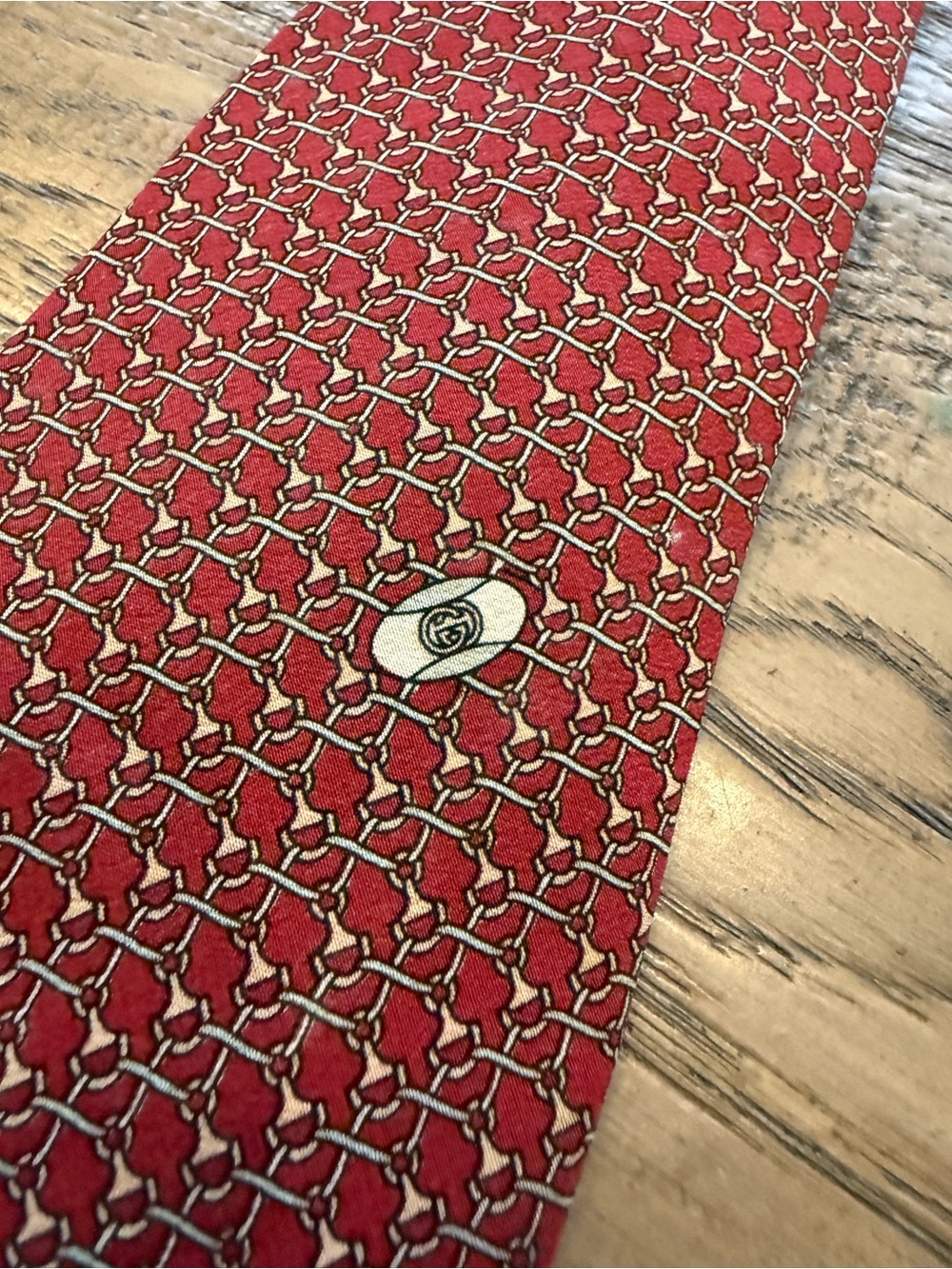 Gucci Red & Cream Interlocking Pattern Silk Tie